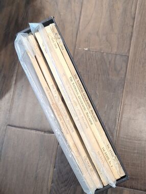 National Geographic Slip Case With 6 Magazines